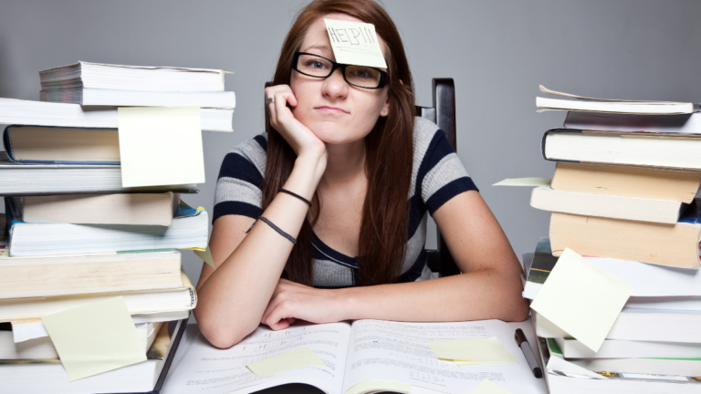 Como organizar sua rotina de estudos de forma eficiente (sem depender de motivação)